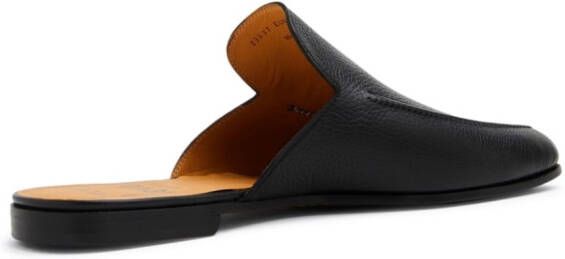 Magnanni Boltisburg slip-on leather loafers Black