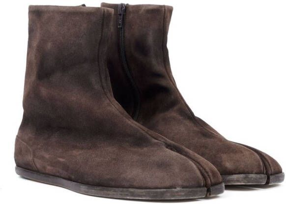 Maison Margiela Tabi flat suede boots Brown