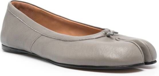 Maison Margiela Tabi leather ballerina shoes Grey