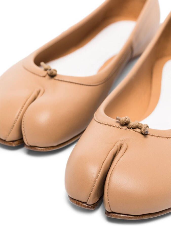 Maison Margiela Tabi leather ballerina shoes Brown