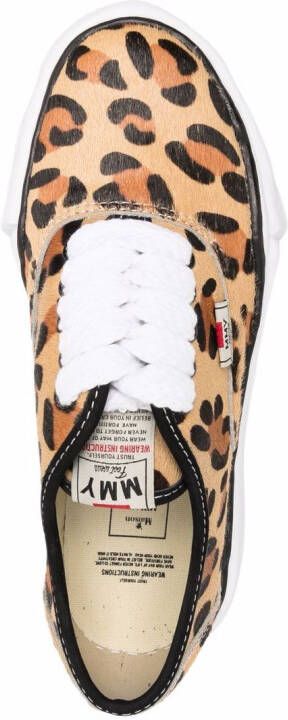 Maison MIHARA YASUHIRO leopard-print low-top sneakers Neutrals