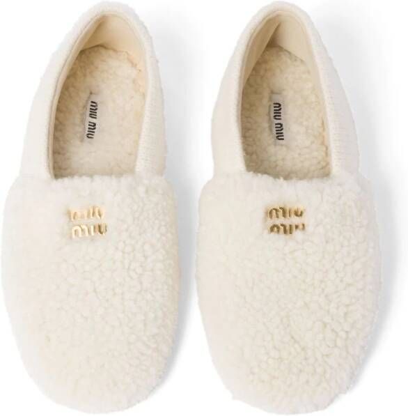 Miu logo-lettering shearling slippers and case set White