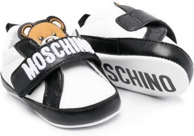 Moschino Kids logo-print teddy sneakers White