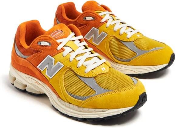 New Balance 2002R lace-up sneakers Yellow