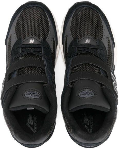 New Balance Kids 2002 leather sneakers Black