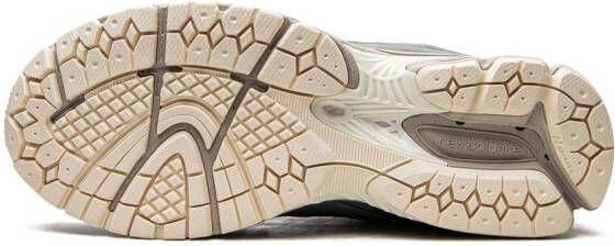New Balance 2002R "Kith Pistachio" sneakers Grey
