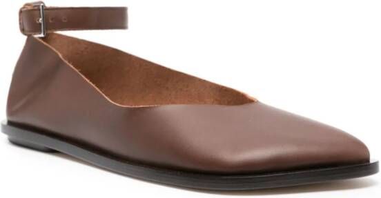 Niccolò Pasqualetti asymmetric-toe leather ballerina shoes Brown