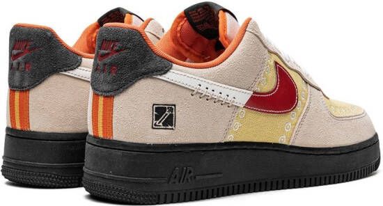 Nike Air Force 1 Low "Somos Familia" sneakers Neutrals