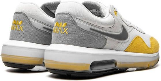Nike Air Max Motif "Photon Dust Yellow" sneakers White