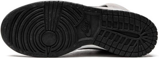 Nike Dunk High Pro SB "Pee-Wee Herman" sneakers Grey