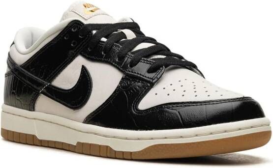 Nike Dunk lace-up sneakers Black