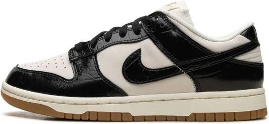 Nike Dunk lace-up sneakers Black