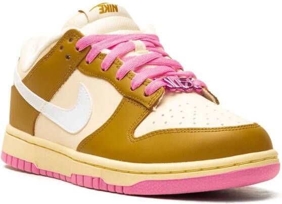 Nike Dunk leather sneakers Brown