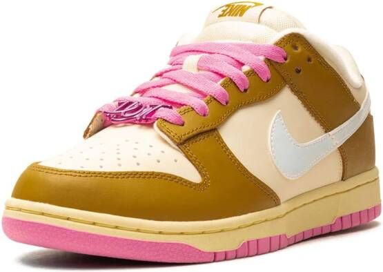 Nike Dunk leather sneakers Brown