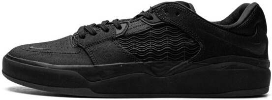 Nike SB Ishod "Triple Black" sneakers