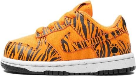 Nike Kids Dunk Low "Tiger Stripes" sneakers Orange