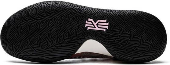 Nike Kyrie Flytrap V low-top sneakers Pink