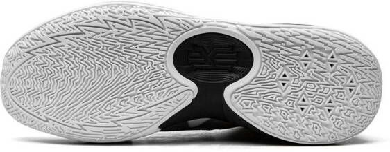 Nike Kyrie Low 5 sneakers White