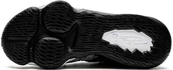 Nike LeBron 17 "Black White" sneakers