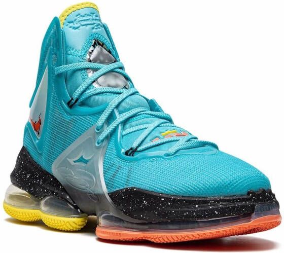 Nike LeBron 19 “Christmas” high-top sneakers Blue