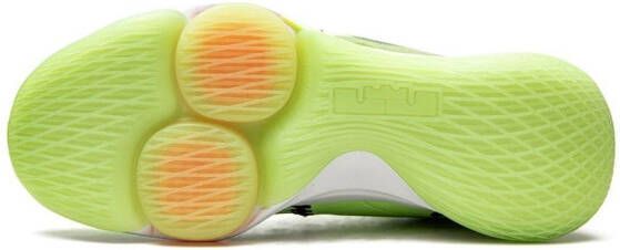 Nike LeBron Witness V "Lime Glow" sneakers Green