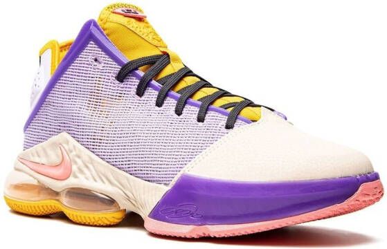 Nike LeBron XIX Low "Mismatch" sneakers Purple