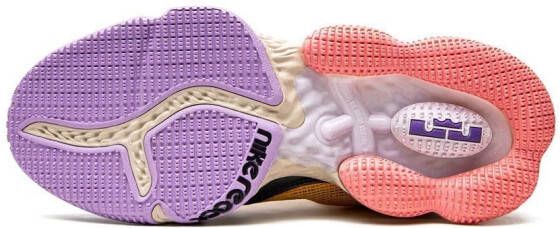 Nike LeBron XIX Low "Mismatch" sneakers Purple