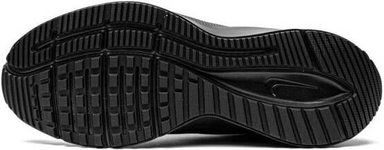 Nike Quest 3 low-top sneakers Black