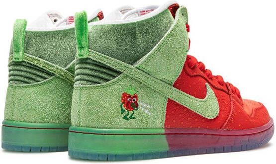 Nike SB Dunk High "Strawberry Cough" sneakers Red