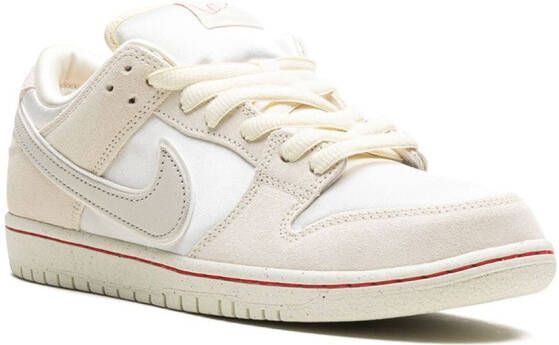 Nike SB Dunk Low "Valentine's Day Low Love Found" sneakers Neutrals