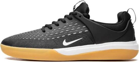 Nike SB Zoom Nyjah 3 "Black White Gum" sneakers