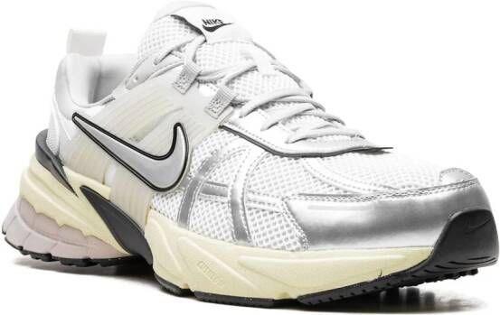 Nike V2K Run "Pure Platinum Metallic Silver" sneakers White