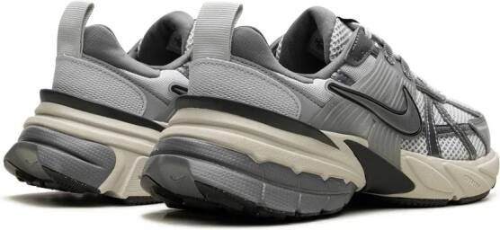 Nike V2K Run "Pure Platinum Wolf Grey" sneakers