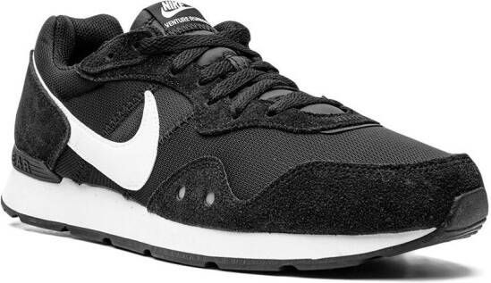 Nike Venture Runner low-top sneakers Black