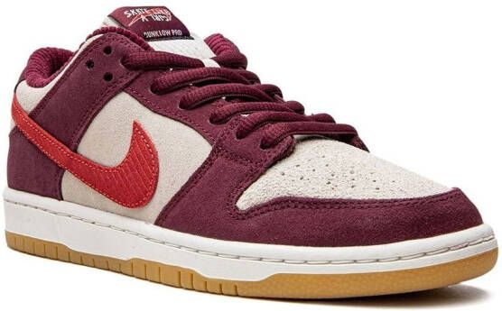 Nike SB Dunk Low "Skate Like A Girl" sneakers Red