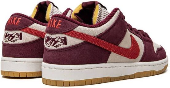 Nike SB Dunk Low "Skate Like A Girl" sneakers Red