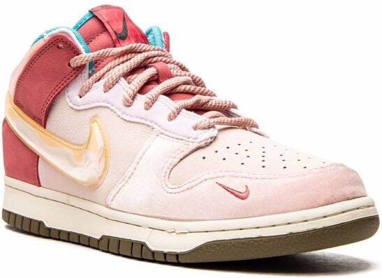 Nike x Social Status Dunk Mid "Strawberry Chocolate" sneakers Pink