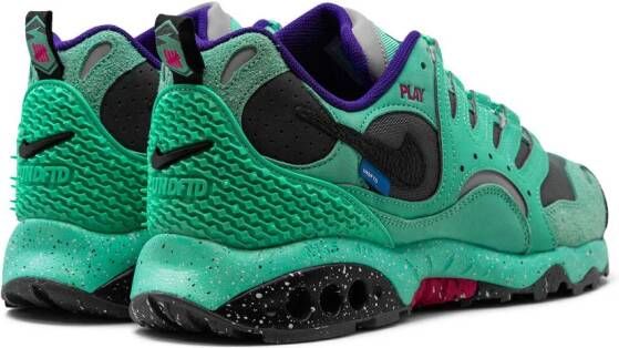 Nike x Undefeated Air Humara sneakers Green