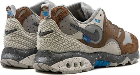 Nike x UNDEFEATED Air Terra Humara "Archaeo Brown" sneakers White