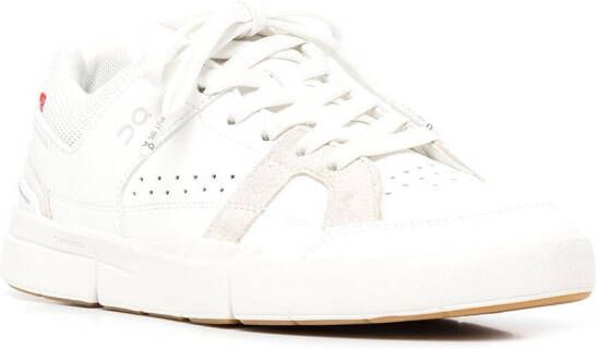 On Running The Roger Clubhouse low-top sneakers White