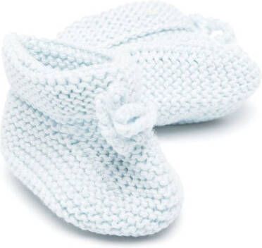 Patachou crochet-knit knot-detail crib shoes Blue