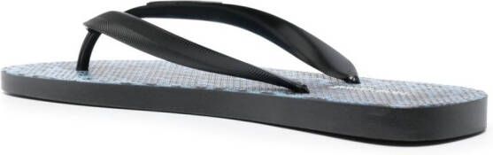 Roberto Cavalli logo-patch textured flip-flops Blue