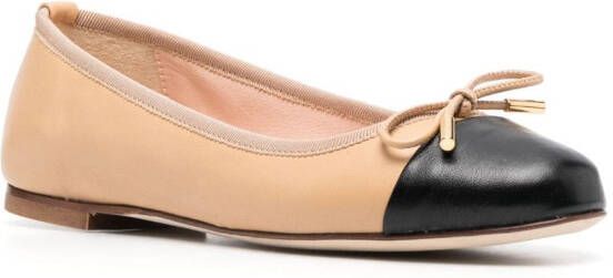 Scarosso contrasting-toecap leather ballerina shoes Neutrals