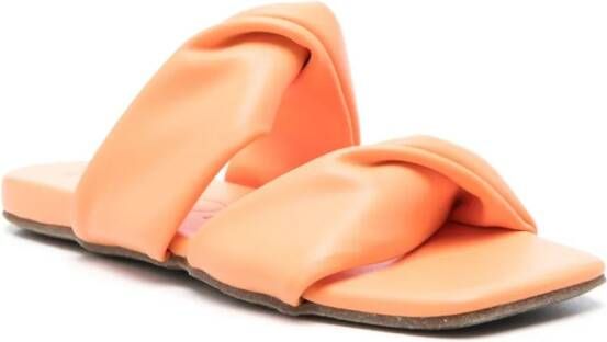 Themoirè twist-detail sandals Orange