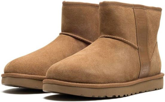 UGG logo-tape ankle boots Brown