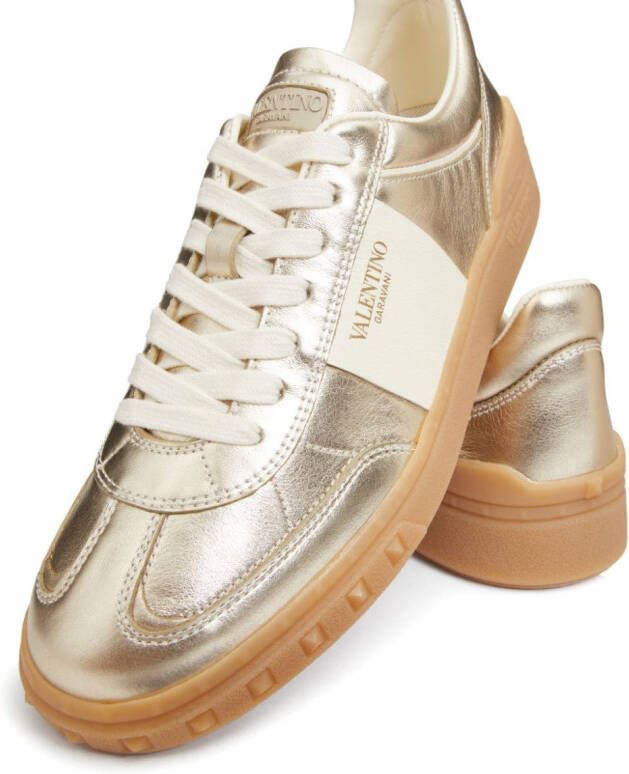 Valentino Garavani Upvillage low-top leather sneakers Gold