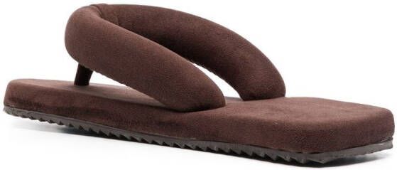 YUME padded-strap flip flops Brown