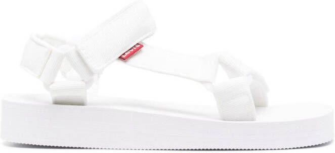 Levi's Cadys logo-patch detail sandals White
