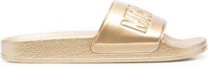 Moschino embossed-logo detail slides Gold