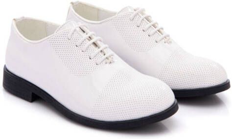 Moustache round-toe perforated oxford shoes White